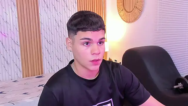 james jonnes online show from October 21, 2025, 7:57 pm