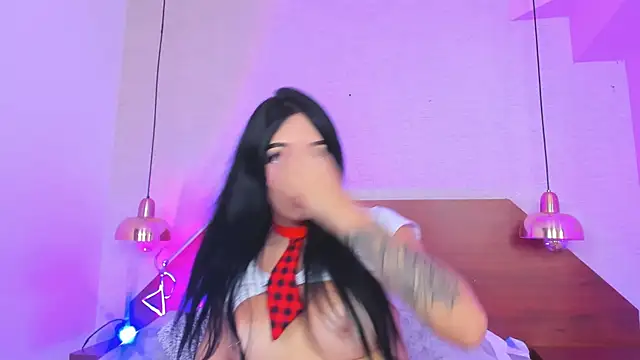 cloehill  online show from October 6, 2025, 11:22 am