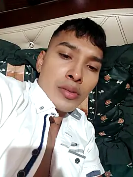 liamhotcolombia online show from September 15, 2025, 3:29 am