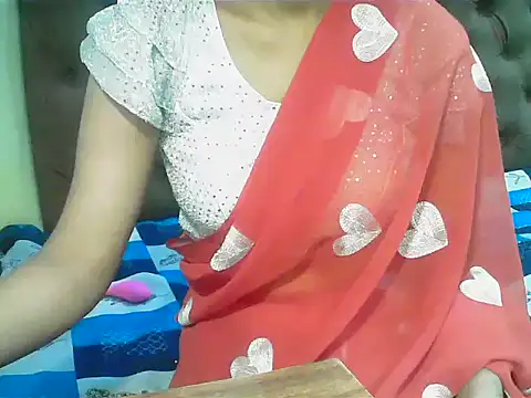 short girl  online show from October 5, 2025, 5:03 pm