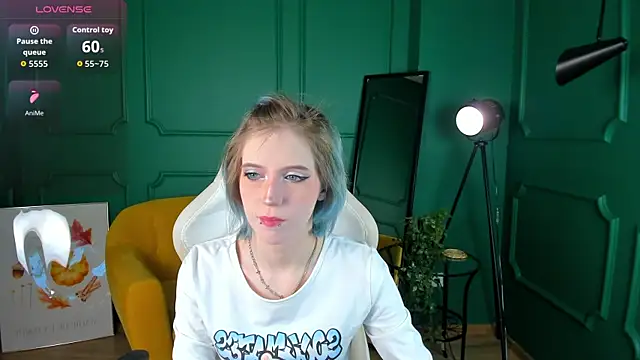 Snapshot of MorgyAsuna_ chatting on October 15, 2025, 1:30 pm MorgyAsuna  online show from October 15, 2025, 1:30 pm