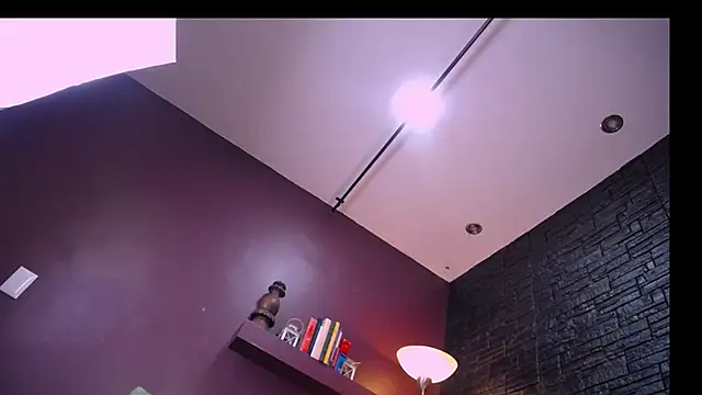 Lizzie Collin online show from October 3, 2025, 1:23 pm