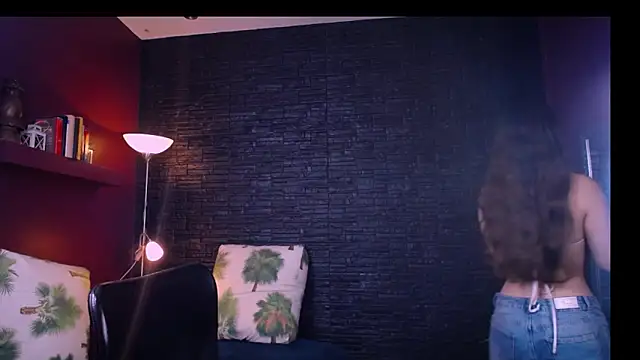 Lizzie Collin online show from September 23, 2025, 1:29 pm