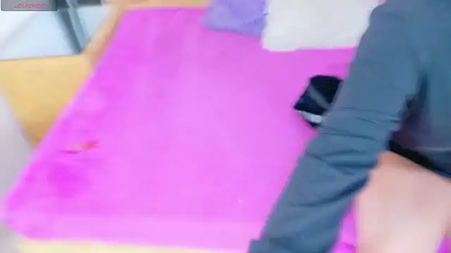 Snapshot of CailinANDrouse chatting on October 31, 2025, 12:46 pm CailinANDrouse online show from October 31, 2025, 12:46 pm