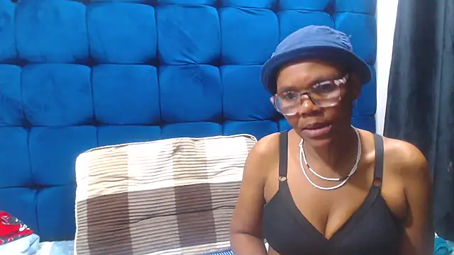 Snapshot of SexyBeverly_ chatting on October 21, 2025, 6:07 pm SexyBeverly  online show from October 21, 2025, 6:07 pm