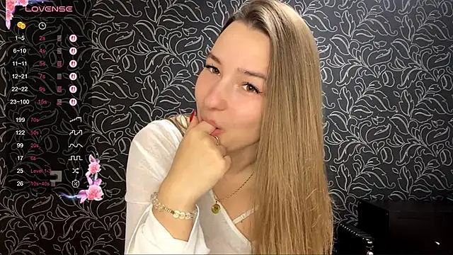 Snapshot of GemmaGunter chatting on October 24, 2025, 8:08 pm GemmaGunter online show from October 24, 2025, 8:08 pm