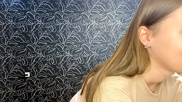 Snapshot of GemmaGunter chatting on September 26, 2025, 8:05 pm GemmaGunter online show from September 26, 2025, 8:05 pm