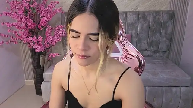 Snapshot of lilith4_s chatting on October 17, 2025, 8:21 pm lilith4 s online show from October 17, 2025, 8:21 pm