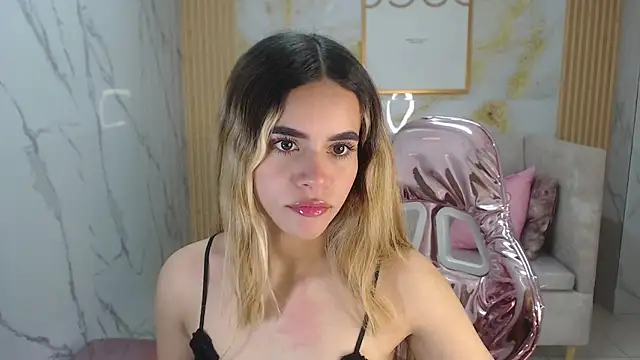 Snapshot of lilith4_s chatting on October 3, 2025, 8:10 pm lilith4 s online show from October 3, 2025, 8:10 pm