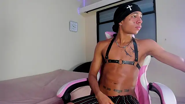 Snapshot of dann_cute028 chatting on October 20, 2025, 10:43 pm dann cute028 online show from October 20, 2025, 10:43 pm