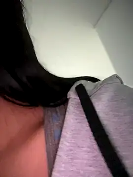 Snapshot of Isabella-Teen chatting on September 29, 2025, 2:40 am Isabella-Teen online show from September 29, 2025, 2:40 am