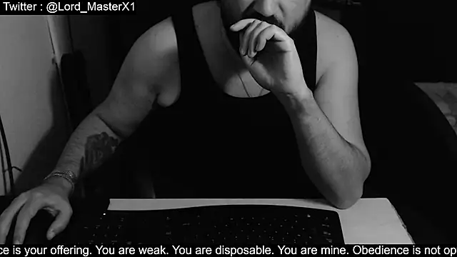 Snapshot of Lord_MasterX chatting on October 21, 2025, 6:40 pm Lord MasterX online show from October 21, 2025, 6:40 pm