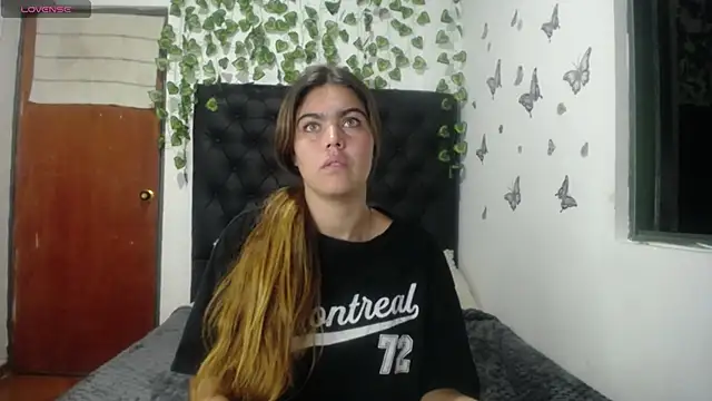 Snapshot of isabel_09 chatting on October 4, 2025, 3:08 am isabel 09 online show from October 4, 2025, 3:08 am