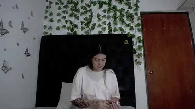 isabel 09 online show from April 6, 2026, 12:28 pm