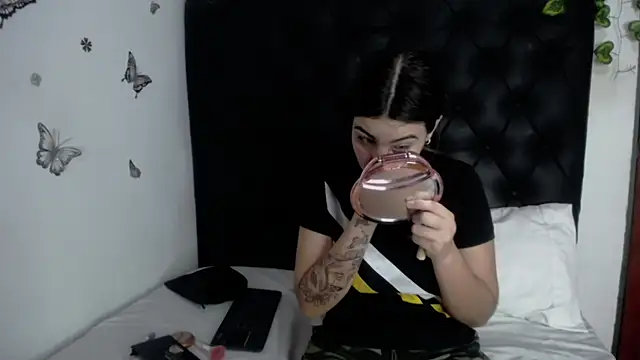 isabel 09 online show from April 9, 2026, 12:11 pm