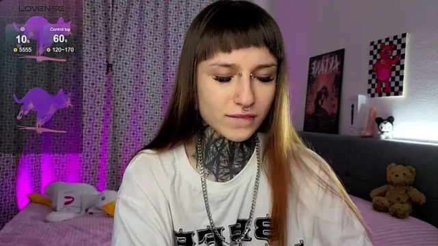 LilithPoison online show from November 30, 2025, 6:09 pm