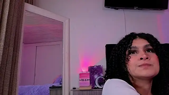 missvaneblake online show from May 7, 2026, 12:52 pm