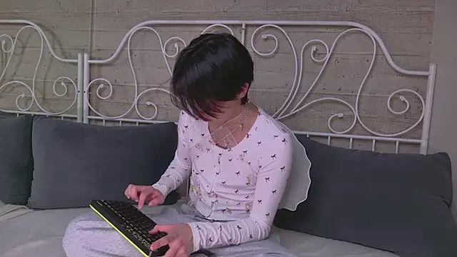 Snapshot of HeejinWang chatting on October 31, 2025, 8:27 pm HeejinWang online show from October 31, 2025, 8:27 pm