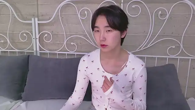 Snapshot of HeejinWang chatting on October 26, 2025, 8:09 pm HeejinWang online show from October 26, 2025, 8:09 pm