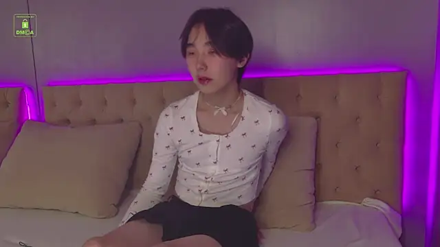 Snapshot of HeejinWang chatting on October 15, 2025, 8:17 pm HeejinWang online show from October 15, 2025, 8:17 pm