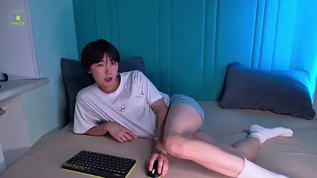 Snapshot of HeejinWang chatting on November 24, 2025, 8:20 pm HeejinWang online show from November 24, 2025, 8:20 pm