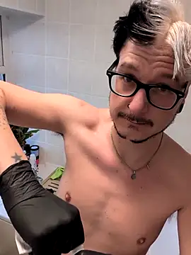 cruiserpup online show from December 21, 2025, 10:06 am