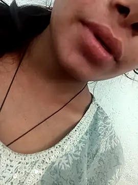 Aaisha-16 online show from April 4, 2026, 4:08 am