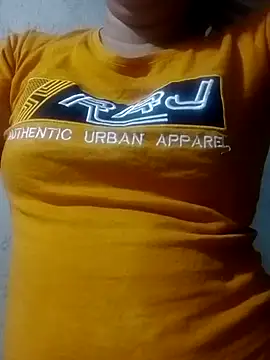 Snapshot of sweet_bella16 chatting on October 6, 2025, 8:42 pm sweet bella16 online show from October 6, 2025, 8:42 pm