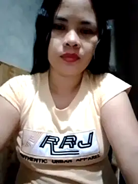 Snapshot of sweet_bella16 chatting on October 22, 2025, 7:24 pm sweet bella16 online show from October 22, 2025, 7:24 pm