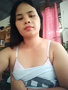 Snapshot of sweet_bella16 chatting on September 21, 2025, 4:06 am sweet bella16 online show from September 21, 2025, 4:06 am