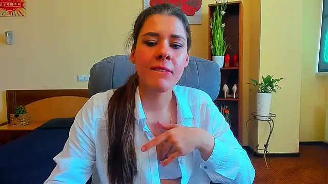 Snapshot of Joannia chatting on September 23, 2025, 7:04 am Joannia online show from September 23, 2025, 7:04 am