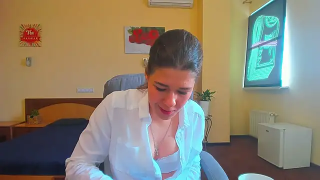 Snapshot of Joannia chatting on September 25, 2025, 7:14 am Joannia online show from September 25, 2025, 7:14 am