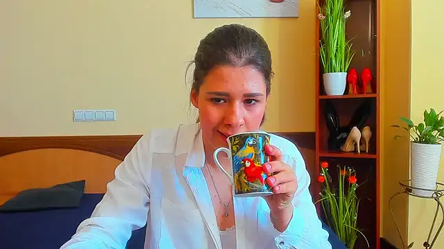 Snapshot of Joannia chatting on September 22, 2025, 7:47 am Joannia online show from September 22, 2025, 7:47 am