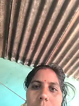 Snapshot of Hot_kadi83 chatting on October 10, 2025, 5:08 am Hot kadi83 online show from October 10, 2025, 5:08 am