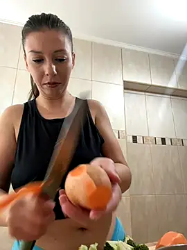 Snapshot of ZayaRose chatting on October 18, 2025, 10:50 am ZayaRose online show from October 18, 2025, 10:50 am