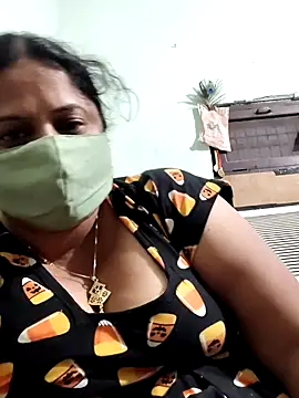 Mmm143 online show from October 18, 2025, 8:55 pm