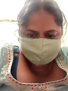 Mmm143 online show from October 5, 2025, 7:04 pm