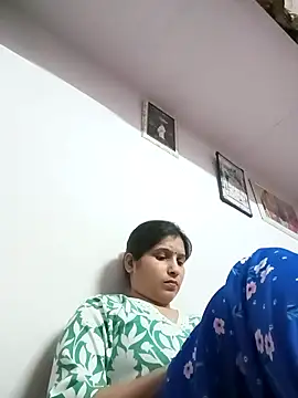 aliya-jaan71 online show from April 12, 2026, 9:23 am