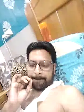 Snapshot of mohsin99272 chatting on September 24, 2025, 6:36 pm mohsin99272 online show from September 24, 2025, 6:36 pm