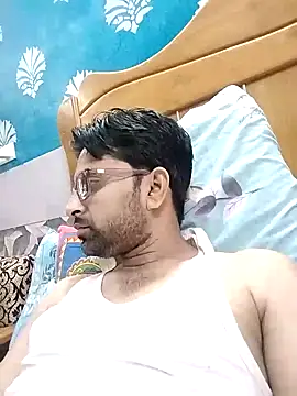 Snapshot of mohsin99272 chatting on October 18, 2025, 4:31 pm mohsin99272 online show from October 18, 2025, 4:31 pm