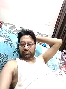 Snapshot of mohsin99272 chatting on October 19, 2025, 6:10 pm mohsin99272 online show from October 19, 2025, 6:10 pm