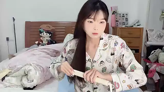 Akong11 online show from October 3, 2025, 6:31 pm