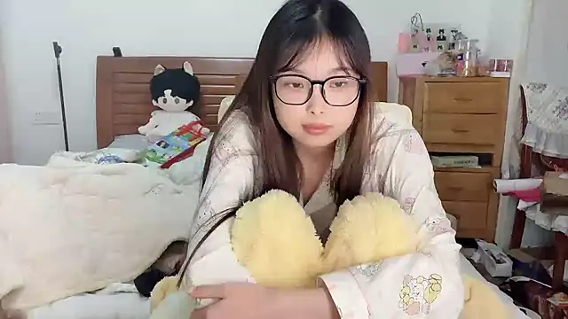 Akong11 online show from December 4, 2025, 2:27 pm