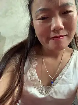 Snapshot of _losrt_cherry_ chatting on November 4, 2025, 3:32 am  losrt cherry  online show from November 4, 2025, 3:32 am