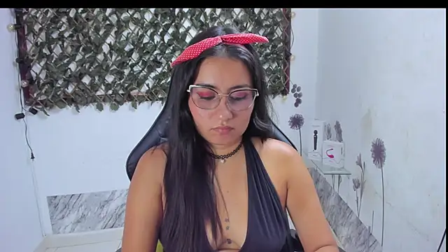 Snapshot of Luna021_1 chatting on October 13, 2025, 7:15 pm Luna021 1 online show from October 13, 2025, 7:15 pm