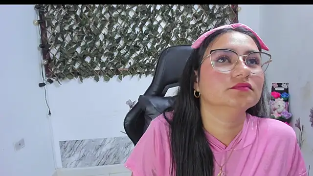 Snapshot of Luna021_1 chatting on October 23, 2025, 8:07 pm Luna021 1 online show from October 23, 2025, 8:07 pm