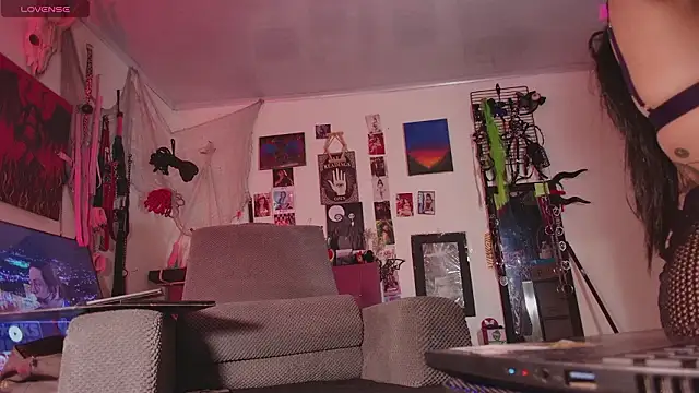 agathaaiko6 online show from March 7, 2026, 1:23 am