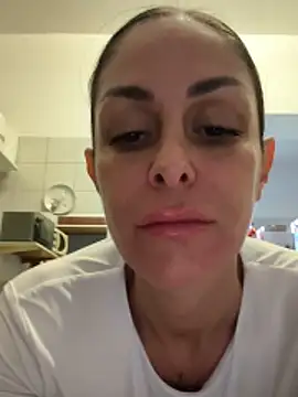 Snapshot of ainaht chatting on February 8, 2026, 8:45 am ainaht online show from February 8, 2026, 8:45 am