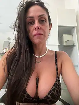 Snapshot of ainaht chatting on February 16, 2026, 1:32 pm ainaht online show from February 16, 2026, 1:32 pm