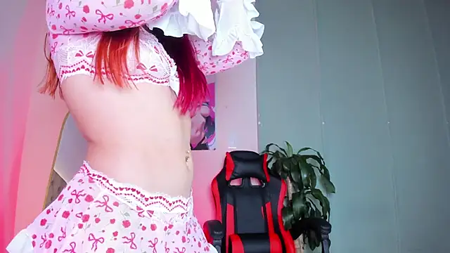 Hayley  Roberts online show from September 27, 2025, 7:31 pm